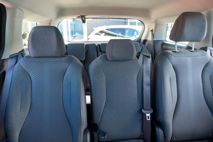 2024 Kia Carnival S