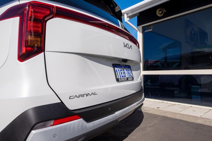 2024 Kia Carnival S