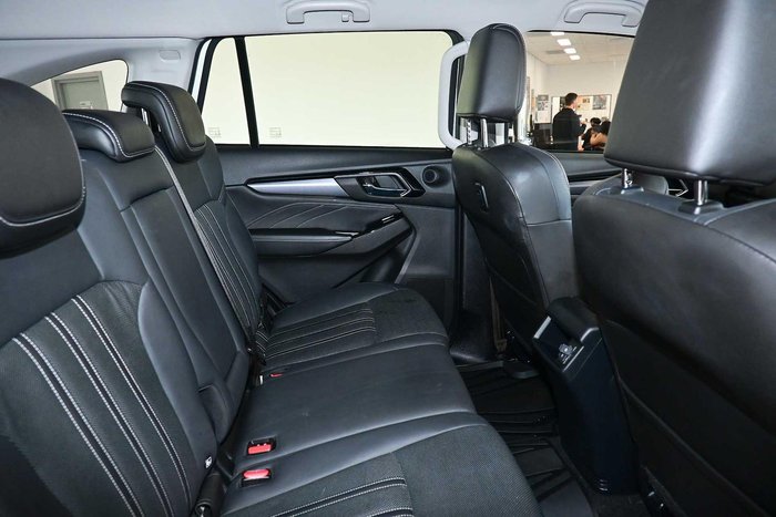 2022 Isuzu MU-X LS-T