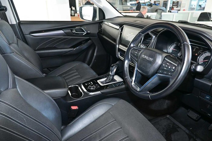 2022 Isuzu MU-X LS-T