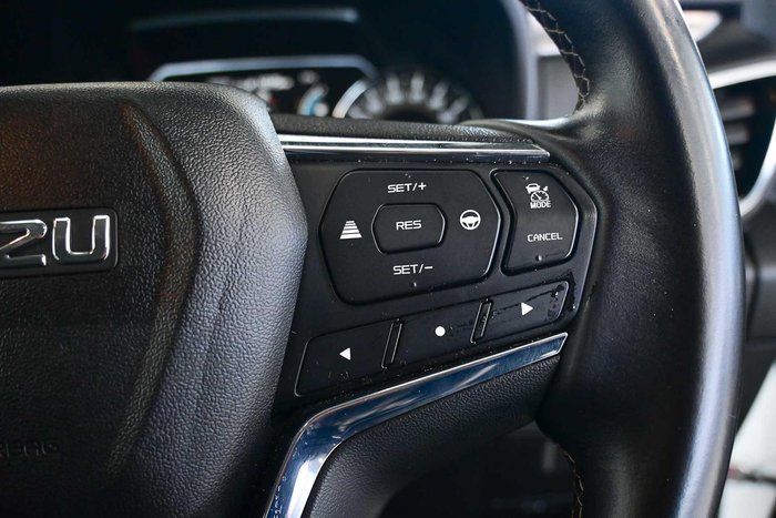 2022 Isuzu MU-X LS-T