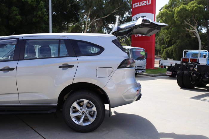2025 Isuzu MU-X LS-M