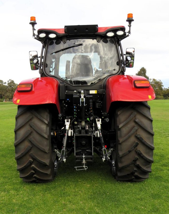 2025 CASE IH Maxxum 135 Cvt Red