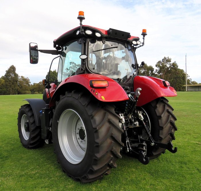 2025 CASE IH Maxxum 135 Cvt Red