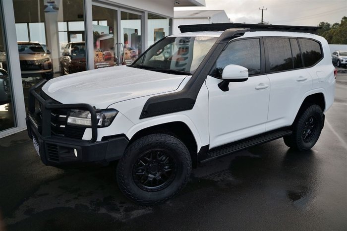 2022 Toyota Landcruiser LC300 3.3L V6 DSL GX 5 Seats