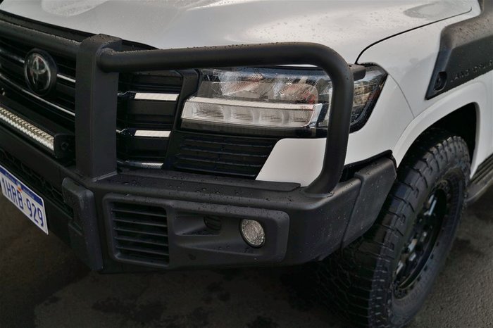 2022 Toyota Landcruiser LC300 3.3L V6 DSL GX 5 Seats
