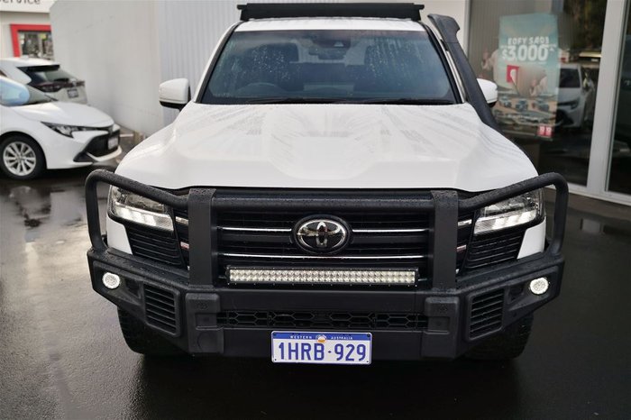 2022 Toyota Landcruiser LC300 3.3L V6 DSL GX 5 Seats