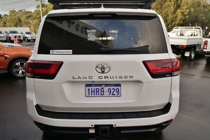 2022 Toyota Landcruiser LC300 3.3L V6 DSL GX 5 Seats