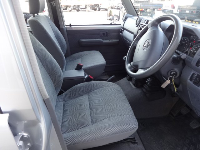 2016 TOYOTA LANDCRUISER GXL (4x4)