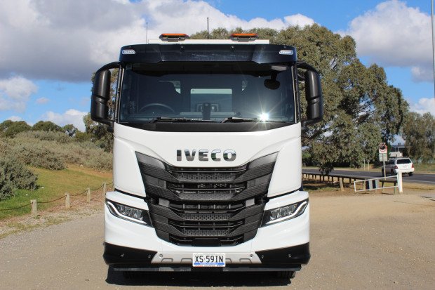 2024 Iveco S-WAY AT 460