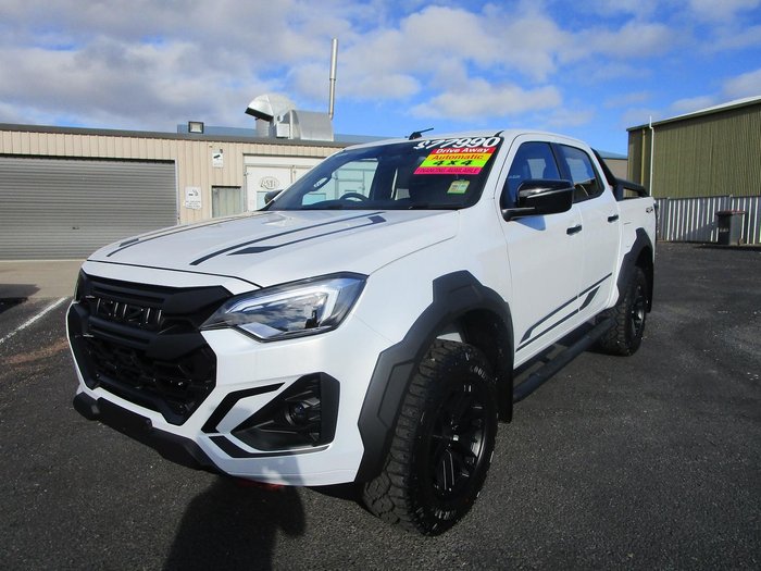 2025 Isuzu D-MAX BLADE