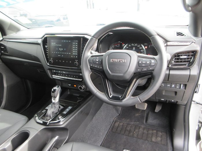 2025 Isuzu D-MAX BLADE