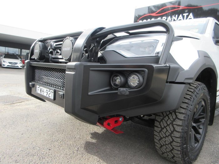 2025 Isuzu D-MAX BLADE