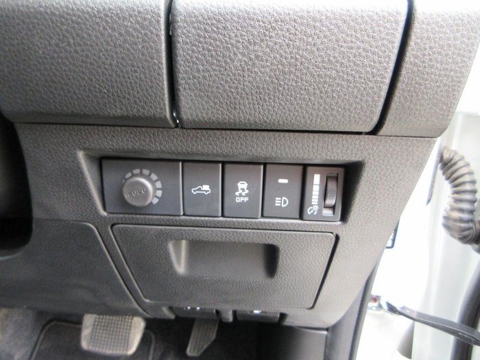 2025 Isuzu D-MAX BLADE