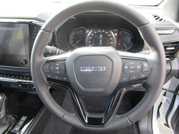 2025 Isuzu D-MAX BLADE