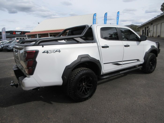 2025 Isuzu D-MAX BLADE