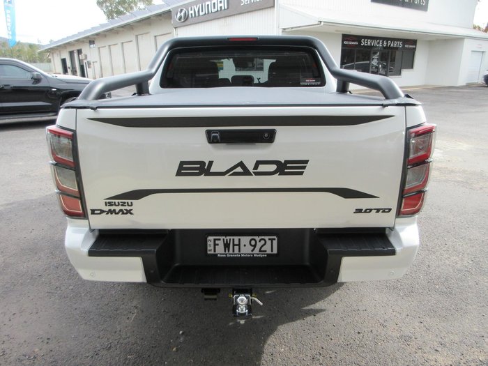 2025 Isuzu D-MAX BLADE