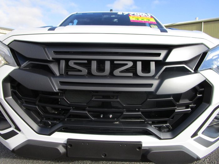 2025 Isuzu D-MAX BLADE