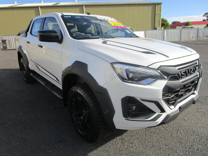 2025 Isuzu D-MAX BLADE