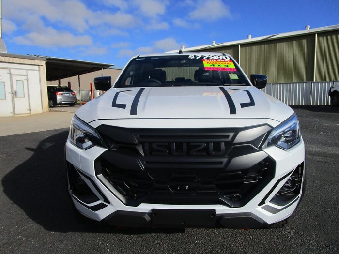 2025 Isuzu D-MAX BLADE