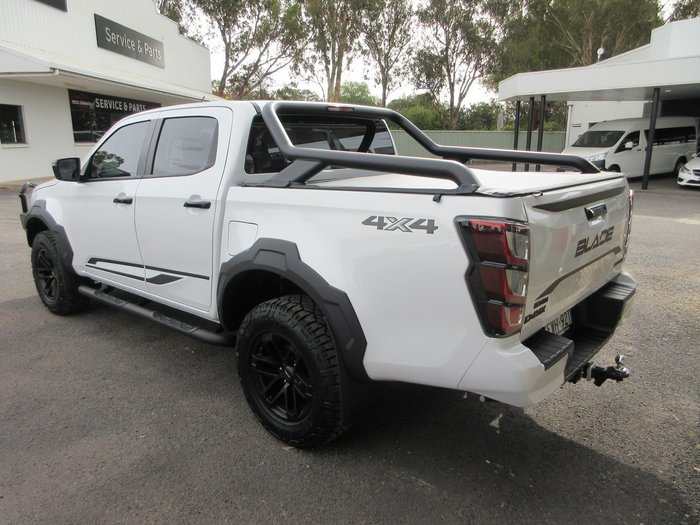 2025 Isuzu D-MAX BLADE
