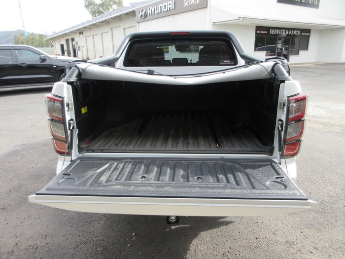2025 Isuzu D-MAX BLADE