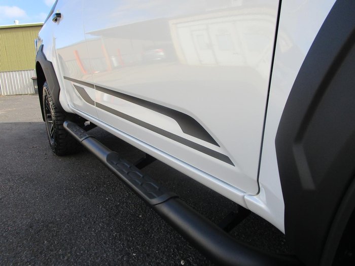 2025 Isuzu D-MAX BLADE