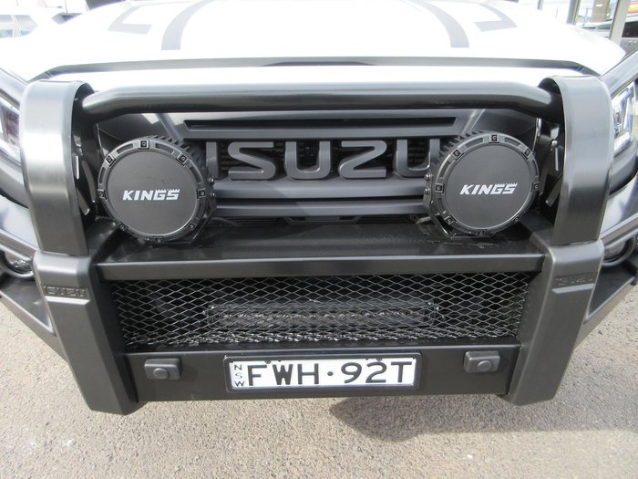2025 Isuzu D-MAX BLADE