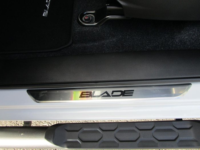2025 Isuzu D-MAX BLADE