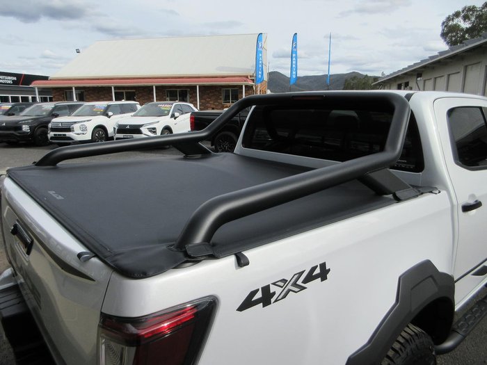 2025 Isuzu D-MAX BLADE