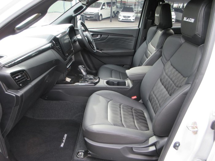 2025 Isuzu D-MAX BLADE
