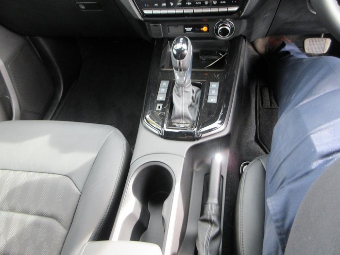 2025 Isuzu D-MAX BLADE