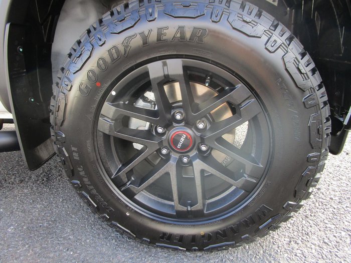 2025 Isuzu D-MAX BLADE