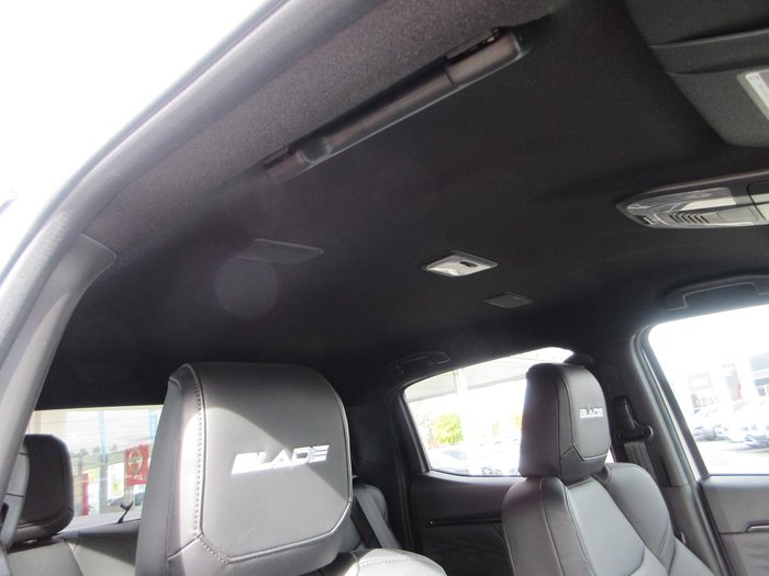 2025 Isuzu D-MAX BLADE