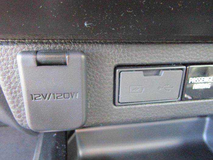 2025 Isuzu D-MAX BLADE