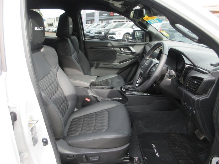 2025 Isuzu D-MAX BLADE