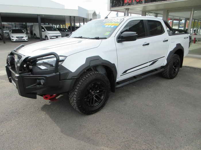 2025 Isuzu D-MAX BLADE