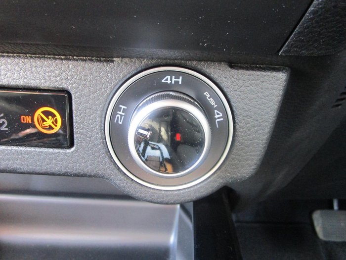 2025 Isuzu D-MAX BLADE