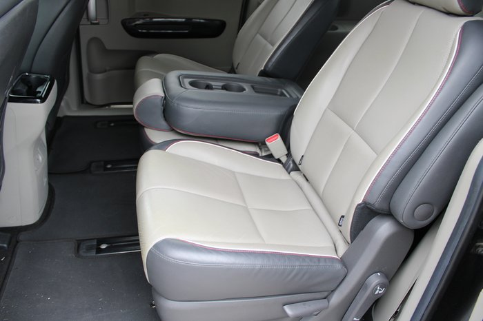 2017 Kia Carnival