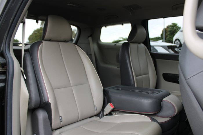2017 Kia Carnival