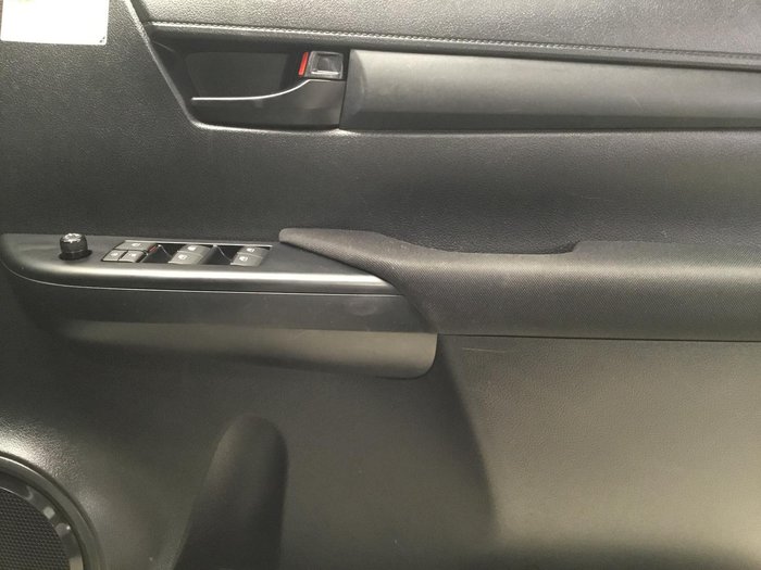 2017 Toyota Hilux SR
