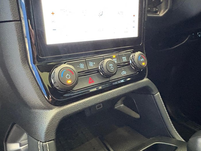 2024 Ford Everest Platinum