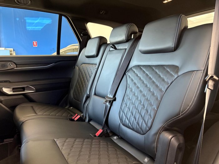 2024 Ford Everest Platinum