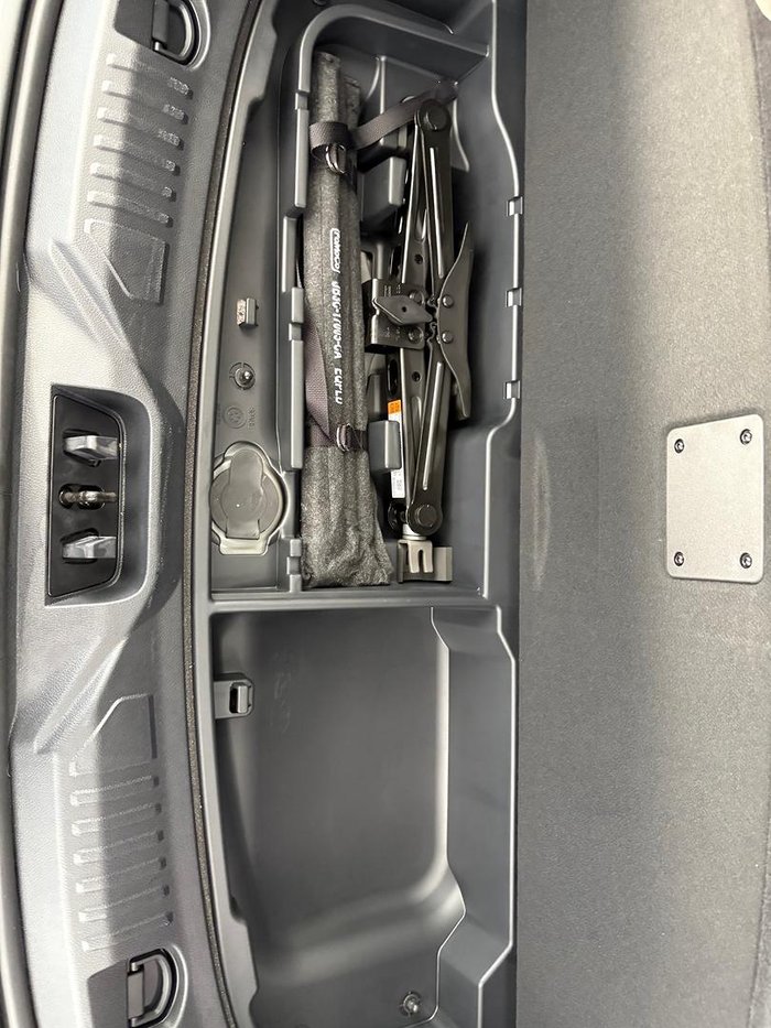 2024 Ford Everest Platinum