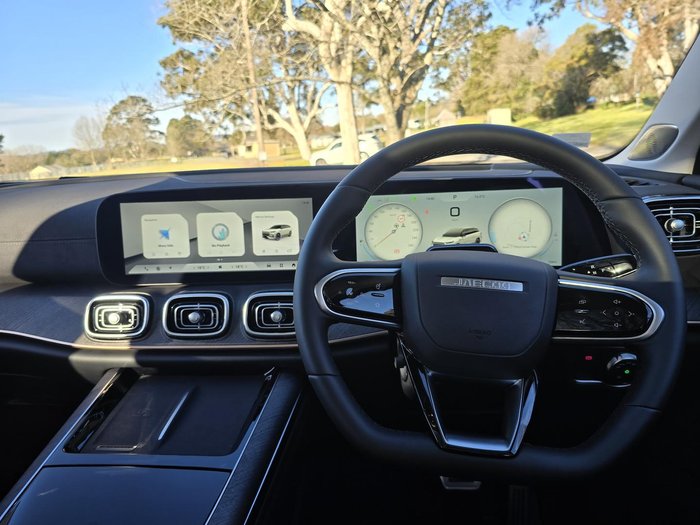 2025 Jaecoo J8 Track