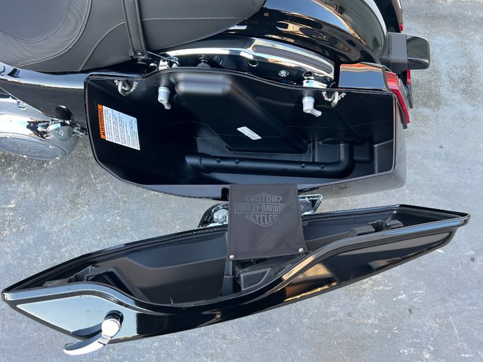 2025 Harley-davidson FLTRX ROAD GLIDE (117) Vivid Black