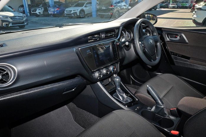 2018 Toyota Corolla Ascent ZRE182R Glacier White