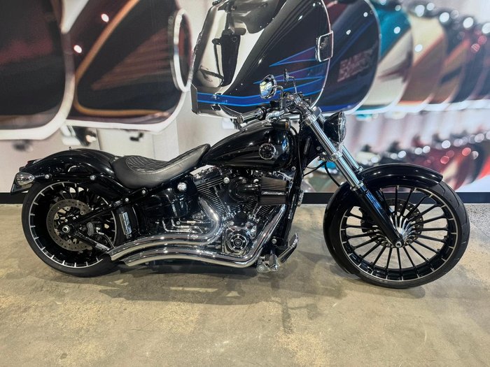 2017 Harley-Davidson Breakout 103 (FXSB) Softail Black