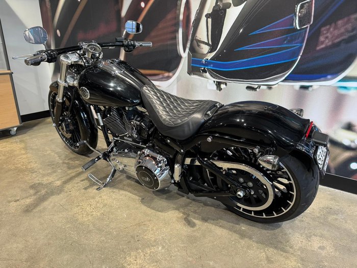2017 Harley-Davidson Breakout 103 (FXSB) Softail Black