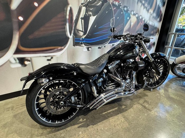2017 Harley-Davidson Breakout 103 (FXSB) Softail Black